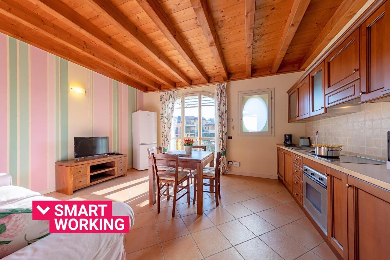 Borgo Del Torchio Apartments By Wonderful Italy Manerba del Garda Exterior foto