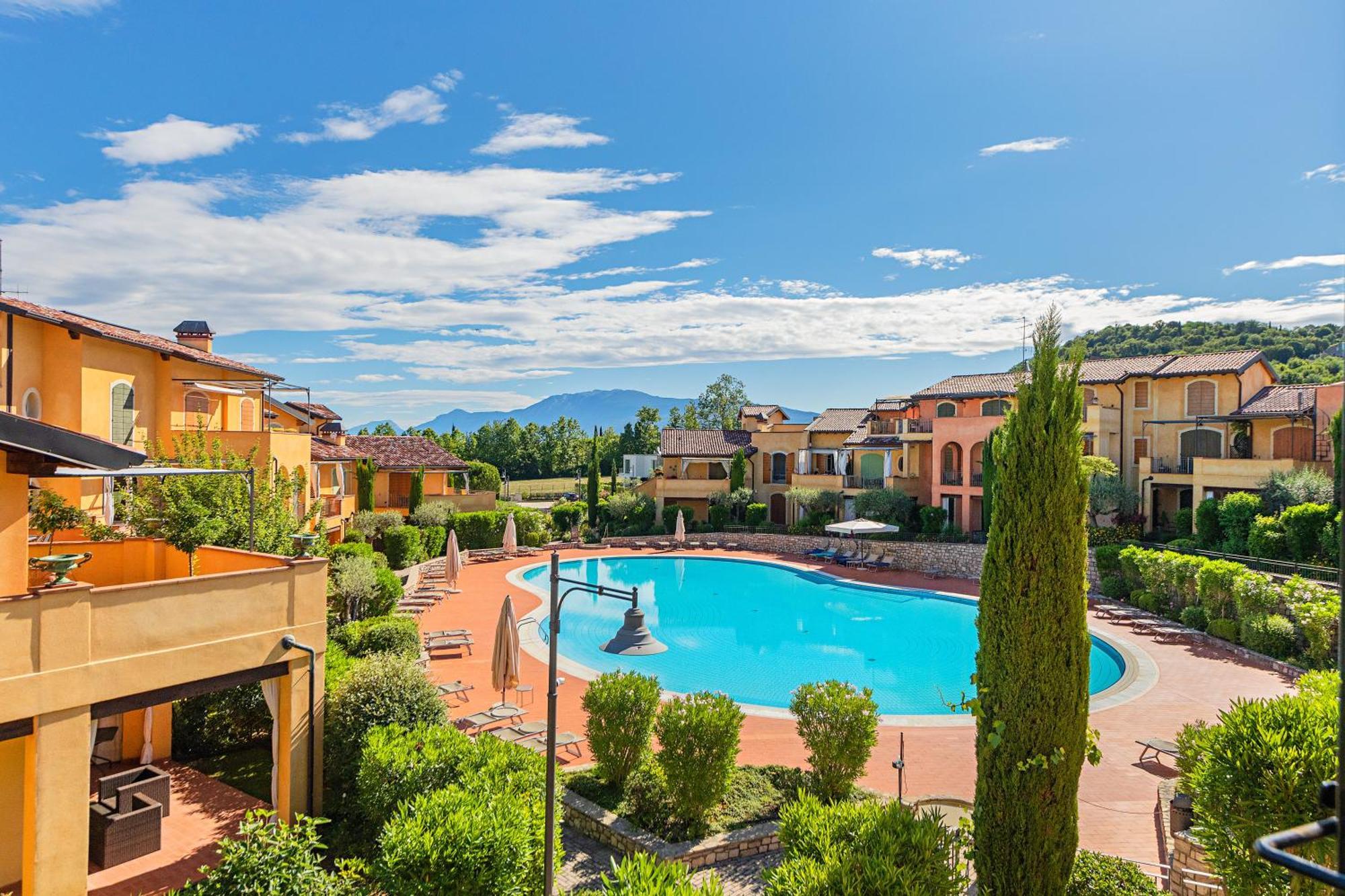 Borgo Del Torchio Apartments By Wonderful Italy Manerba del Garda Exterior foto