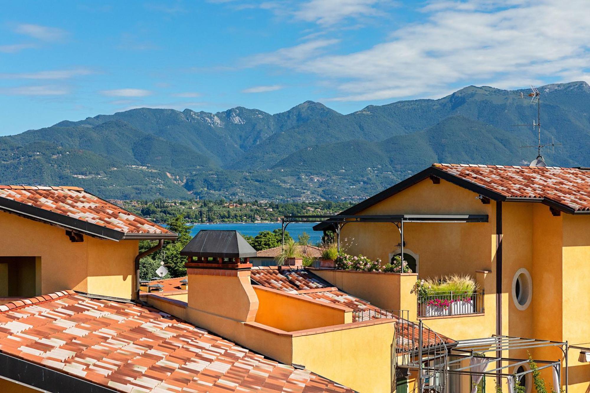Borgo Del Torchio Apartments By Wonderful Italy Manerba del Garda Exterior foto