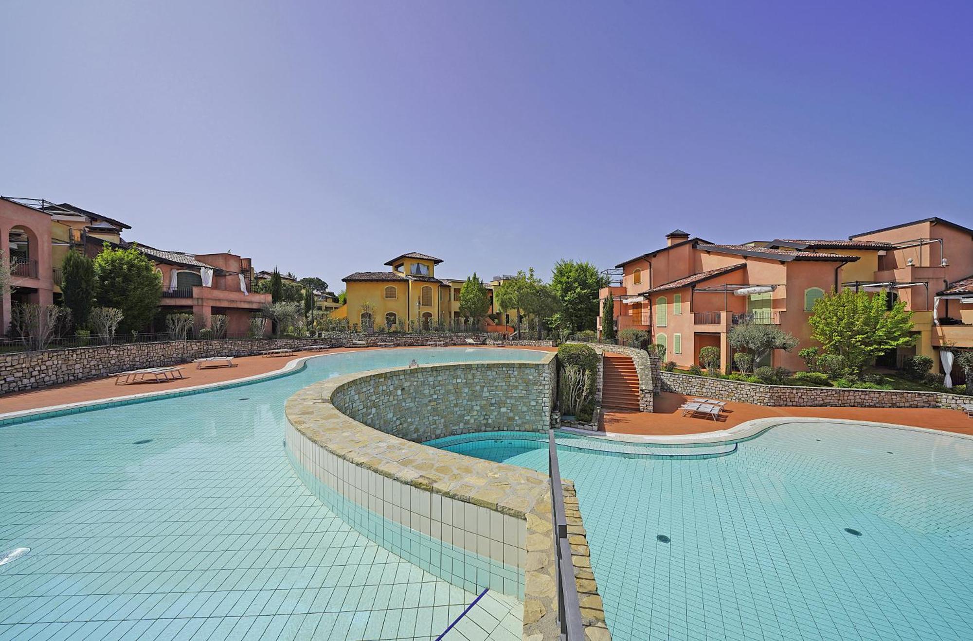 Borgo Del Torchio Apartments By Wonderful Italy Manerba del Garda Exterior foto