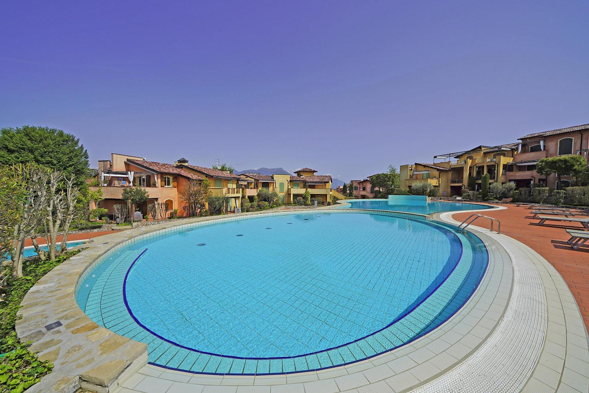 Borgo Del Torchio Apartments By Wonderful Italy Manerba del Garda Exterior foto